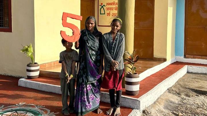अब बारिश की जरा भी चिंता नहीं रही मुन्नी बाई को